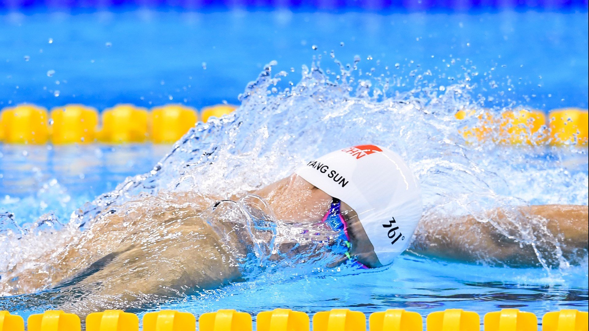 仰泳赛道中立代表队A选手节奏精准,仰泳 2017