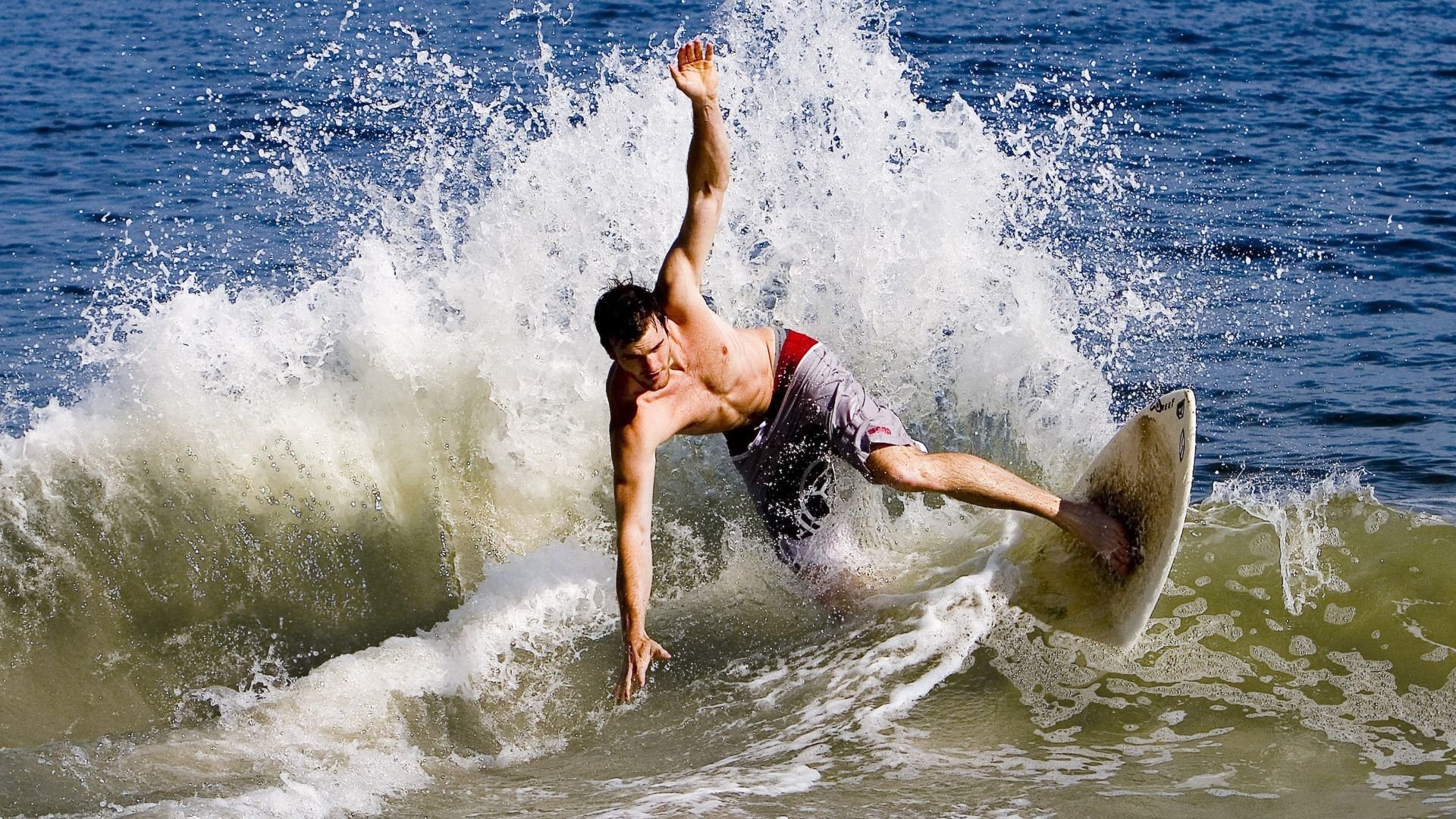 体育新闻中心发布全球体育界重大事件回顾专辑，世界十大体育事件