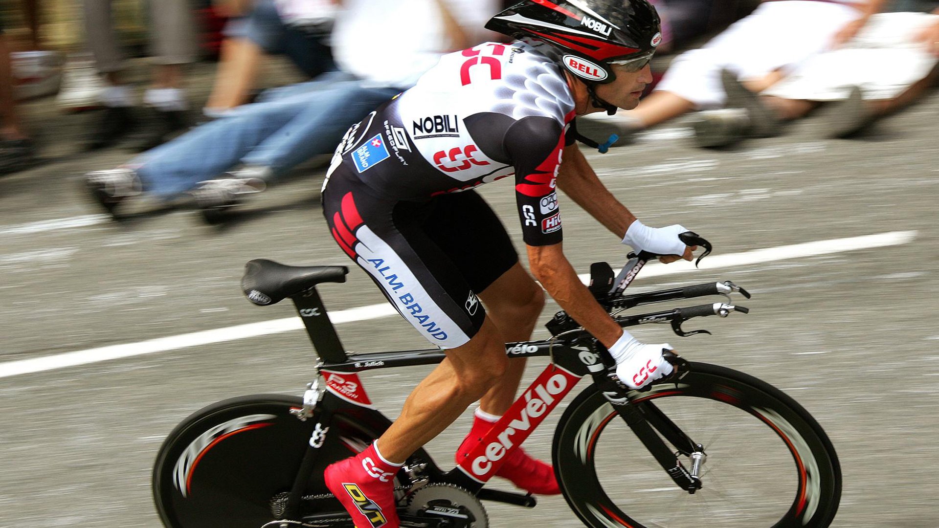 哈登单节五助攻快船进攻节奏流畅,哈登单打集锦