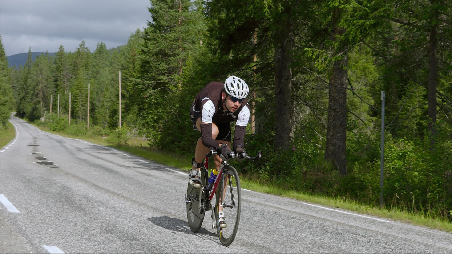 爱游戏官方论坛-仰泳选手滑行距离增加，节奏更稳，仰泳的推进力在哪里