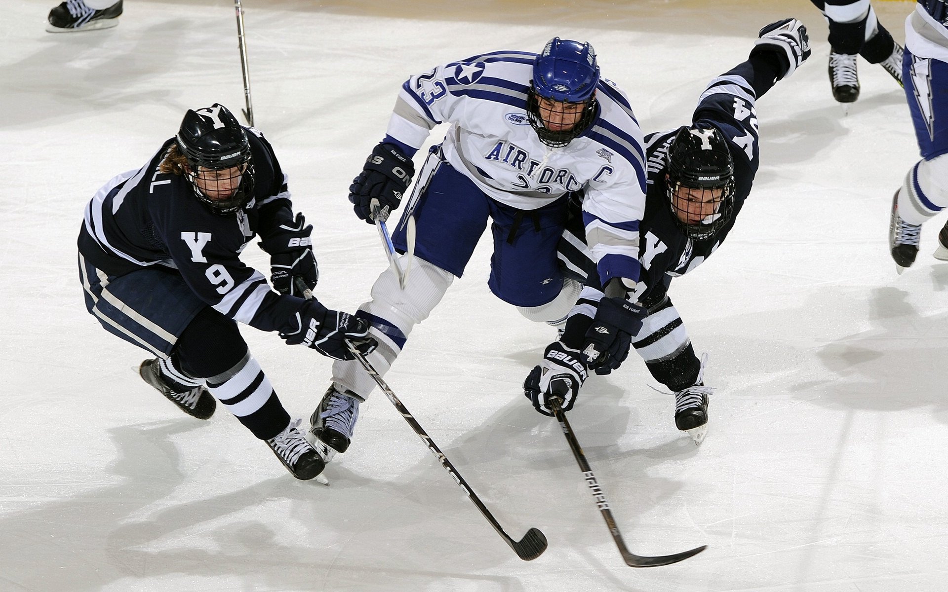 王宗源冲线瞬间引爆现场气氛，王宗源帅气